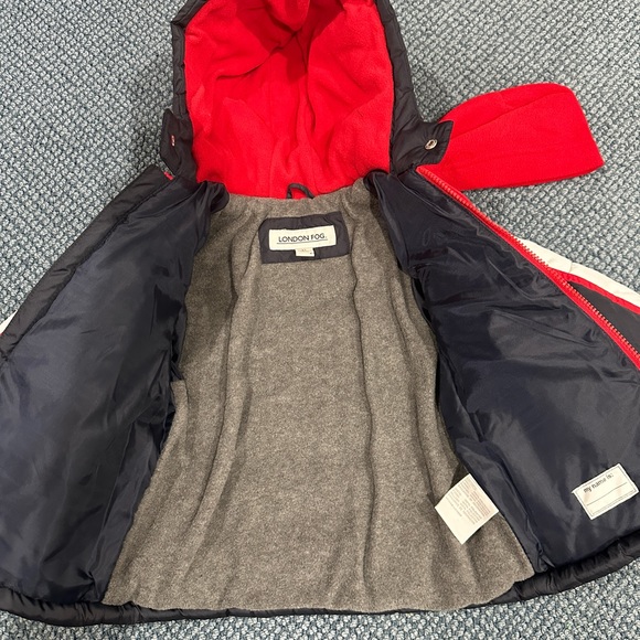 Never worn 4T London Fog winter jacket. - Picture 5 of 7